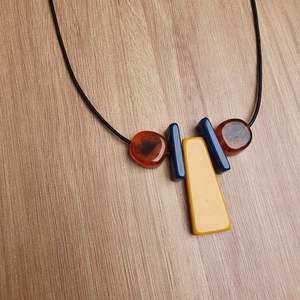 Collier en résine artisanal vintage, accessoire de mode en cristal avec pendentif, bijoux - Product Image 6