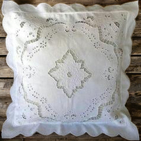 Oreiller brodé en dentelle traditionnelle exporté en Europe Techniques tissées de textiles de maison respirants Commandes en grande quantité Bienvenue