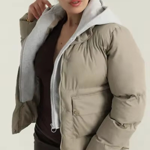 Veste matelassée à col haut pour femme, manteau d'hiver chaud avec fermeture éclair intégrale et rembourrage doux pour un usage quotidien décontracté - Product Image 1