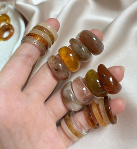 แหวนเรซิ่นคุณภาพสูงทำมือ เครื่องประดับแฟชั่นสำหรับทุกเพศ เหมาะสำหรับงานปาร์ตี้ วันครบรอบ และเป็นของขวัญ โดย GLOWIN FASHION - Product Image 4