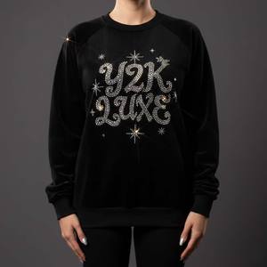 Sudadera de terciopelo negra de lujo Y2K personalizada para mujer con logo de cristal de diamantes de imitación, jersey de cuello redondo de peso pesado para invierno, estilo urbano 100% - Product Image 5