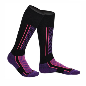 Servicio OEM de Calcetines Deportivos Personalizados con Logotipo Propio, Fabricante de Calcetines Unisex de Poliéster/Nailon, Térmicos, Transpirables, Gruesos y de Alta Calidad - Product Image 5