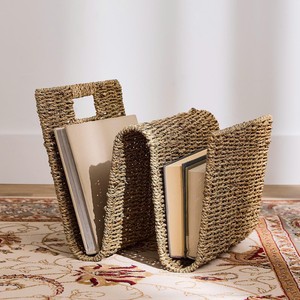 Porte-revues en jonc de mer tressé, support de rangement fait main pour livres, journaux et décoration intérieure, organisateur durable en fibres naturelles - Product Image 1