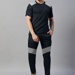Conjunto Deportivo para Hombre, Negro, Corte Ajustado, Transpirable, Ecológico, 100% Poliéster, Camiseta de Manga Corta para Entrenamiento, Pantalones Jogger - Product Image 1