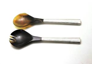 Ensemble de 2 cuillères à salade en corne, design élégant, fabriquées à la main à partir de corne de buffle naturelle, à prix abordable. - Product Image 6