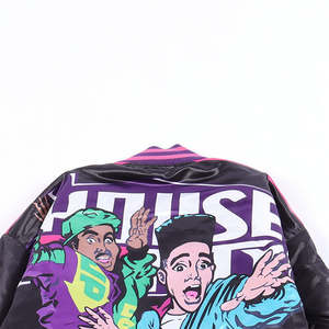 Chaqueta bomber satinada sublimada personalizada OEM, de gran tamaño, con hombros caídos, estilo universitario para hombre, con etiqueta personalizada, cómoda y transpirable. - Product Image 4