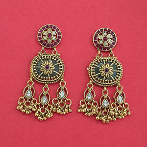 Mayoristas de Joyería Artesanal en India, Pendientes de Estilo Antiguo con Baño de Oro Mate 231447 - Product Image 1
