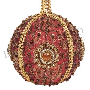 บราซีล สตูดิโอ งานแฮนด์เมด ผลิตภัณฑ์รักษ์โลก ผ้ากำมะหยี่ ผ้าซาติน ประดับลูกปัด ปักลาย ตกแต่งต้นคริสต์มาส ขนาด 4 นิ้ว 10 ซม. ผลิตตามสั่ง สีทอง จากโรงงาน - Product Image 2