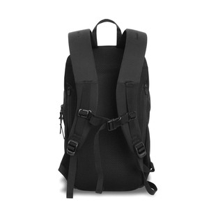 Mochila Minimalista Ligera, Unisex, Multifuncional, con Cierre de Cremallera, Negra, Hecha en Vietnam - Product Image 2