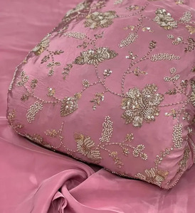 Tissu de broderie florale perlée de haute qualité, tissu de dentelle à sequins de luxe, matière en dentelle maillée pour robe de mariée - Product Image 1