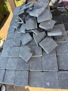 Calcaire de pierre bleue ancienne du Vietnam pour les sols de villas et de complexes hôteliers - Product Image 5