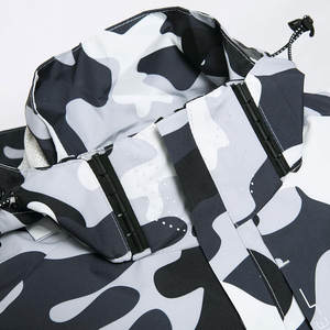 Chaqueta Cortavientos con Capucha y Logotipo Personalizado para Hombre, Impermeable y Resistente al Viento, para Aventuras al Aire Libre - Product Image 4