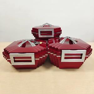 La construction solide en céramique et métal, tendance dans l'industrie, de cette casserole la rend idéale pour les plats riches et épais, tels que la lasagne ou les pâtes au four. - Product Image 5