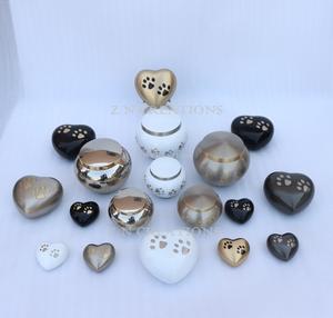 Urnes funéraires pour animaux de compagnie en étain et laiton de qualité supérieure, modèle Odyssey Paw, avec empreinte de patte gravée, pour cendres d'animaux et stockage des cendres de crémation - Product Image 5