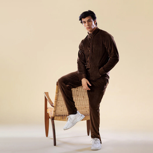 Conjunto de Chándal de Lujo de Invierno para Hombre de Terciopelo Suave, Chaqueta Premium con Cremallera y Pantalones Jogger Estampados, Logotipo Personalizado OEM Privado - Product Image 5