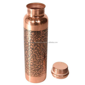 Botella de Cobre con Grabado, Acabado Pulido, Hecha a Mano en India, Beneficios para la Salud, Botella de Agua Potable de Cobre Puro - Product Image 2