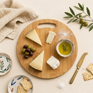 Planche à découper ronde en bambou écologique, 100 % naturelle, de qualité alimentaire, avec poignée intégrée pour une utilisation en cuisine - Product Image 2