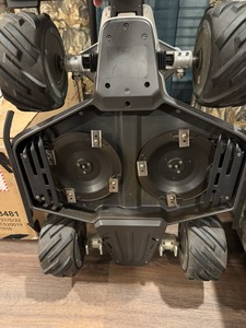 เครื่องตัดหญ้าอัตโนมัติรุ่นใหม่ล่าสุด Mammotion LUBA 3 AWD 5000 ใช้พลังงานแบตเตอรี่ พร้อมมอเตอร์ไฟฟ้า ตัวเครื่องทำจากเหล็ก เหมาะสำหรับสนามหญ้าขนาด 1/25 เอเคอร์ - Product Image 2
