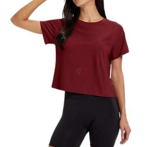 T-shirt de sport pour femme rouge bordeaux, coupe ample et décontractée, crop top de yoga, coupe ample et confortable, t-shirt de fitness élastique pour la gym, vêtement de sport - Product Image 3