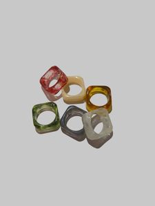 Anillo de Resina Hecho a Mano Único y Colorido, Accesorio de Joyería de Moda para Mujer, Anillo de Diseño Ligero para Uso Diario y de Fiesta - Product Image 6