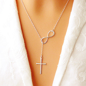 Collier avec pendentif croix infinie pour femmes, bijoux à la mode en ton argent, longueur normale, style décontracté - Product Image 3