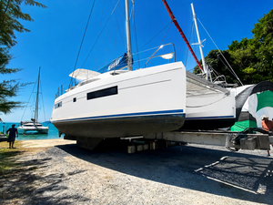 Catamaran de luxe personnalisé UBI 812, 11,8 m, coque en aluminium/fibre de verre, moteur in-bord, alimentation au gaz, 400 CV, croisière et divertissement - Product Image 1