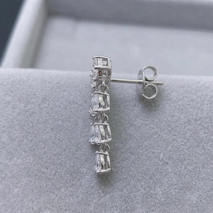 Pendientes de oro blanco de 18 quilates con corte de pera para mujer, con diamantes de laboratorio, certificados por IGI, estilo clásico, para uso diario, con corte lateral. - Product Image 3