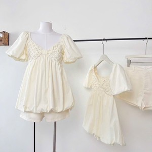 Robe Babydoll Blanche Unie à Manches Courtes et Col Carré, Style Doux, avec Short Intégré, Respirante et Séchage Rapide, Tissée 100% Coton, Vente en Gros Usine - Product Image 1