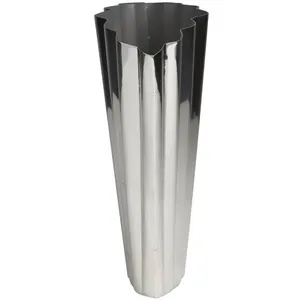 Nuevo Florero de Metal Hecho a Mano con Acabado Antiguo, Decoración Floral Rústica para Interiores, Florero de Hierro Decorativo Reciclable para Plantas Verdes - Product Image 2