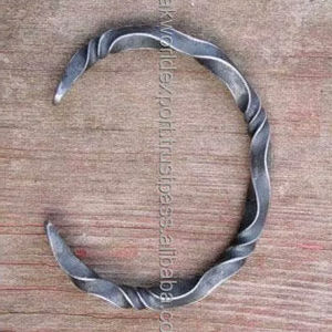 Handmade Damascus Steel Hand Forged Precious Pattern Bracelet for <b>Men</b> and Women From Falak World Export - Product Image 1