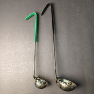 Ensemble de louches à soupe professionnelles en acier inoxydable avec longues poignées ergonomiques vertes et noires pour une utilisation en cuisine commerciale - Product Image 2
