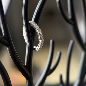 Anillo de Boda de Eternidad Completa con Diamante Cultivado en Laboratorio de Oro Blanco de 14K, Corte Brillante Redondo de 1.86 Quilates, Chapado en Rodio, Certificado IGI - Product Image 3