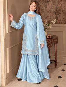 ชุดสัลวาร์ คามีซปักลายสีม่วง ประดับเลื่อมลายดอกไม้ สไตล์อินเดีย-ปากีสถาน พร้อมผ้าคลุมไหล่แบบออร์แกนซ่า สำหรับงานแต่งงานและงานปาร์ตี้ - Product Image 3