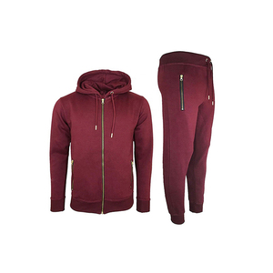 Survêtement pour homme, vêtements de sport élégants conçus pour les séances d'entraînement, les événements en plein air et les activités de loisirs. Vêtements en coton biologique. - Product Image 1