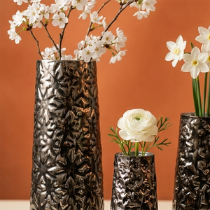 Ensemble de vases à fleurs texturés métalliques foncés, style industriel moderne, trois pièces, décoration d'intérieur unique, trio d'accessoires floraux faits à la main - Product Image 6