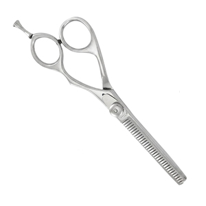 Ciseaux professionnels pour la retouche des cheveux, en acier inoxydable, 30 dents, pointe arrondie, manche moyen, pour droitiers, usage en salon, fabriqué au Pakistan - Product Image 4