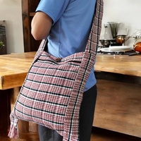 Sac Hobo Bohème Chic 100% Coton Tissé à la Main avec Rayures Latérales Unisexe Inspiré du Style Hippie Sac Bandoulière Croisé Été