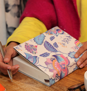 Diario Boho Chic Hecho a Mano, Cuaderno de Tapa Dura con Diseño Floral Paisley Colorido, con Marcador, Diario con Estampado Indio Vintage, Regalo para Ella - Product Image 2