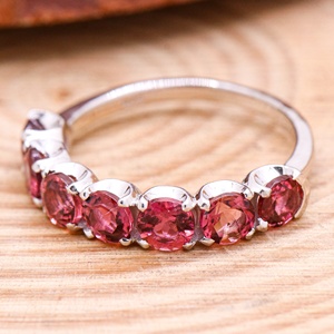 Venta al por mayor de anillos de media eternidad de plata de ley 925 con turmalina rosa natural redonda y engaste compartido, Memoria Jewels - Product Image 2