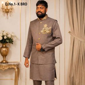 Kurta traditionnel pour homme en tissu Lilan avec motifs de designer élaborés, vêtement ethnique haut de gamme pour mariage et fête par Royal Export - Product Image 4