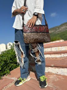 Nouveau sac à bandoulière en cuir de vachette outillé élégant occidental Offre Spéciale les femmes sac à bandoulière en cuir véritable sculpté à la main - Product Image 3