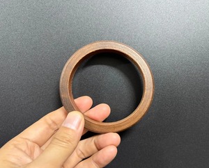 Pulsera de madera hecha a mano de alta calidad, moderna, con cuentas de colores personalizados, ecológica, duradera, artesanía natural. - Product Image 6