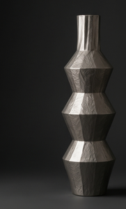 Vase décoratif de luxe en métal argenté, moderne, à texture bombée empilable, pour la décoration intérieure de la maison, du bureau et du hall. - Product Image 2