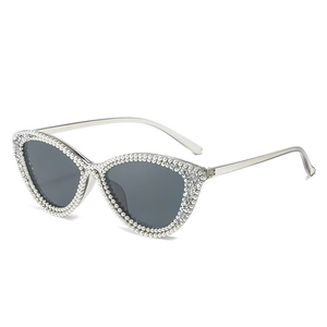 2025 New Arrival High Quality Wholesale Luxury Trendy Fashion Bling Rhinestone Cat Eye Diamond Shade <b>Sunglasses</b> for Women - Product Image 4