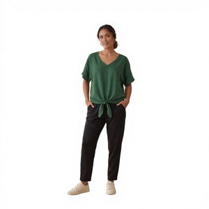 Chemisier vert en rayonne pour femme, col en V, manches courtes, épaules tombantes, coupe ample, décontracté, à nouer devant, écologique, idéal pour l'été - Product Image 3