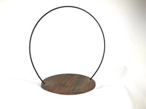 ฐานวางเค้กไม้ทรงกลมพร้อมฐานวงแหวนโลหะ - Product Image 1