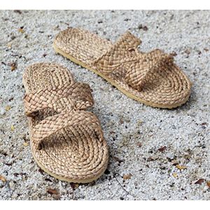 Chaussons d'intérieur légers faits à la main en jacinthe d'eau, écologiques, en fibres naturelles, pour la maison et l'hôtellerie - Product Image 6