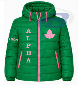 อัลฟ่า |   คาปา |   เสื้อแจ็คเก็ตพัฟเฟอร์มีฮู้ด Alpha Sorority สำหรับผู้หญิง แจ็คเก็ตวาร์ซิตี้แบบควิลท์ ปักลาย 1908 แจ็คเก็ตฤดูหนาวบุฉนวนอุ่น - Product Image 1