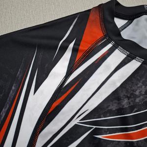 เสื้อรัดกล้ามเนื้อแบบสั่งทำพิเศษพร้อมลายพิมพ์แบบ Sublimation ผ้า Spandex/Polyester ป้องกันรังสียูวี 50+ แห้งเร็ว พร้อมแบบจำลองสำหรับ MMA & BJJ No Gi - Product Image 5