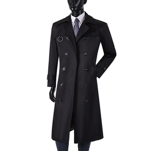 Abrigo de hombre beige de doble botonadura, largo hasta la rodilla, con hombreras y fajas. - Product Image 3